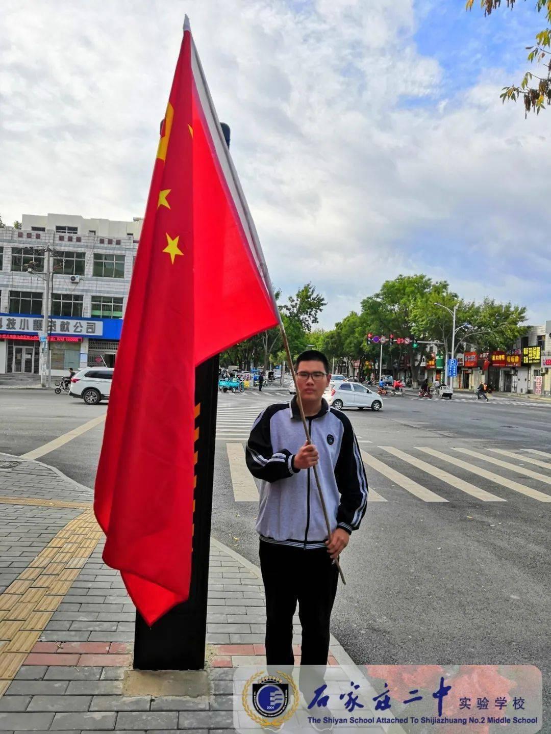 市大数据局开展送政策入企业活动